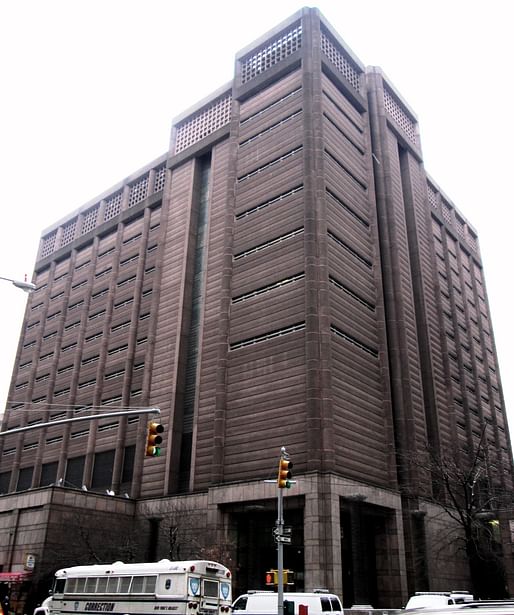 The Manhattan Detention Complex, also known as "The Tombs," designed by Urbahn Assocs. and Litchfield-Grosfeld Associates in 1989. Image courtesy of Wikimedia user Beyond My Ken.