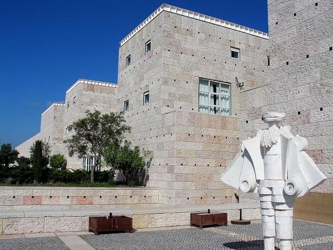 Belém Cultural Centre (1988–1993) designed by Vittorio Gregotti via Wikimedia Commons | Thomas