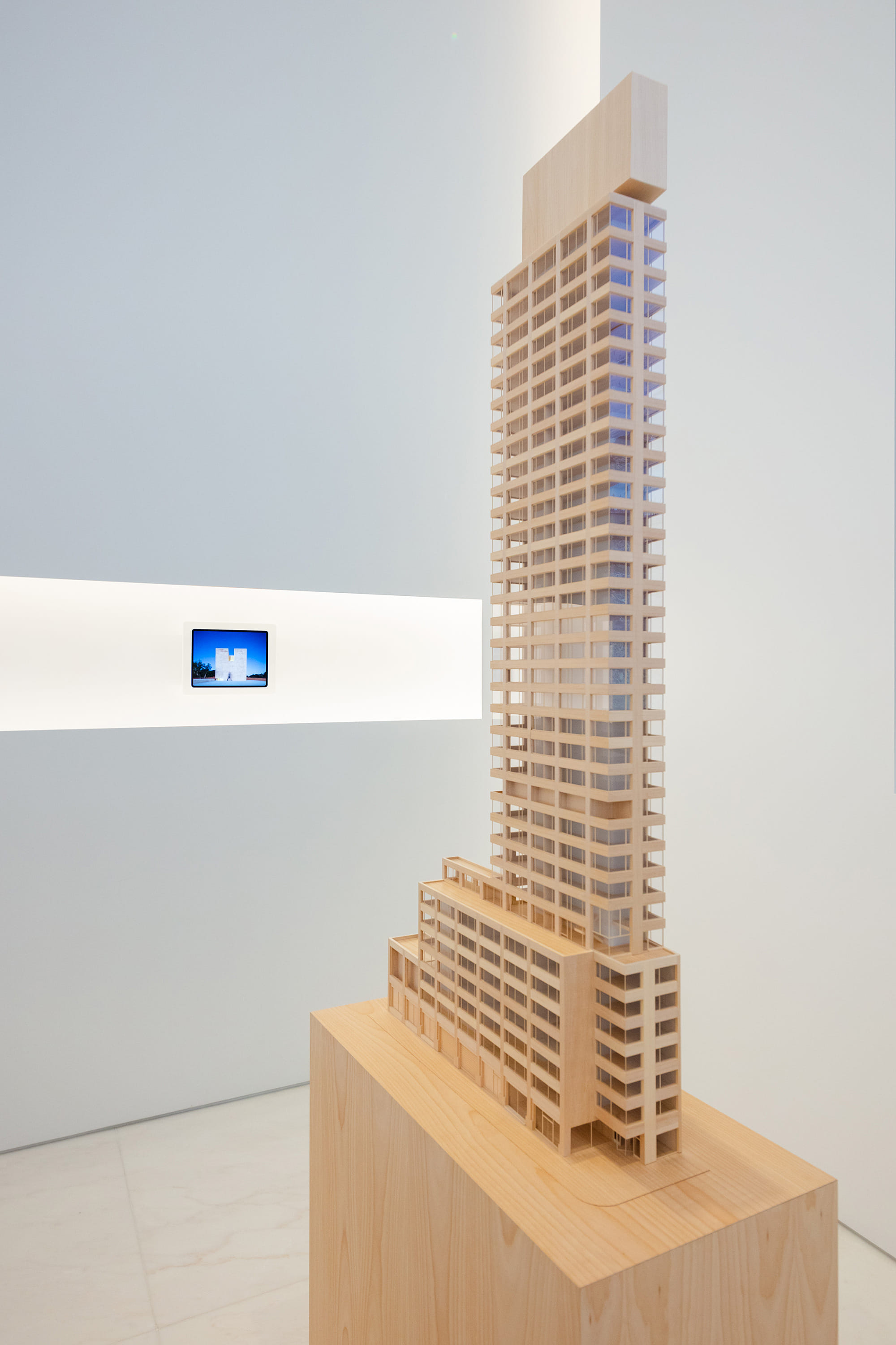 New photos of Álvaro Siza's first U.S. building in NYC | News