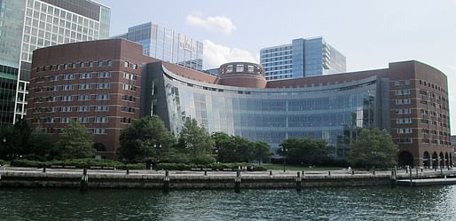 The John Joseph Moakley United States Courthouse in Boston, designed by Pei, Cobb, Freed & Partners in 1999.Image courtesy of Wikimedia user Beyond My Ken.