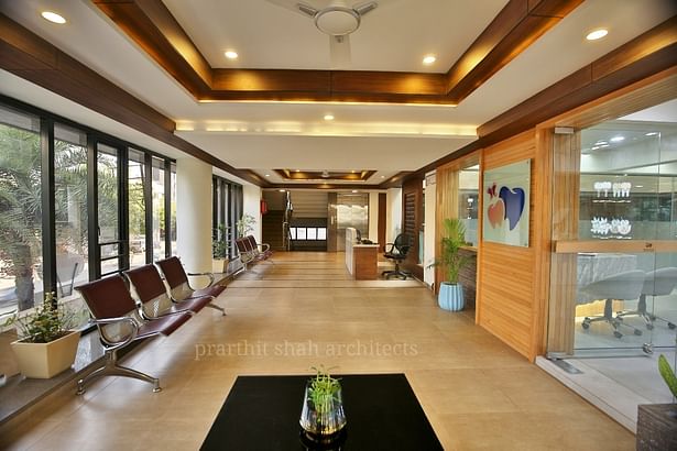 Dental Waiting Area The existing wall between waiting area and main clinic space was demolished and glass partition was placed to give a transparent identity to clinic#dentalclinicindia #dentalphotography #dentistrylife #dentistas #clinicdesign #organicinterior #dentalofficedesign #dentalclinicinterior #clinicinteriordesign #dentalofficedecor #dentaloffice #dentallogo