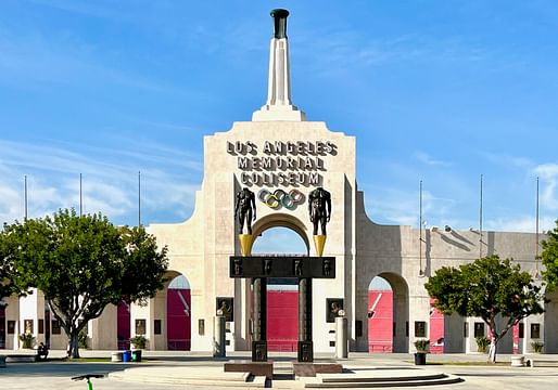 The Los Angeles Memorial Coliseum. Image by CanonStarGal via Wikimedia Commons (CC BY-SA 4.0)