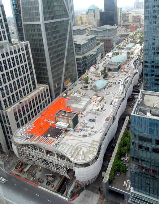 San Francisco's massive Transbay Transit Center under construction in August 2017. Photo: Pi.1415926535/Wikimedia Commons.