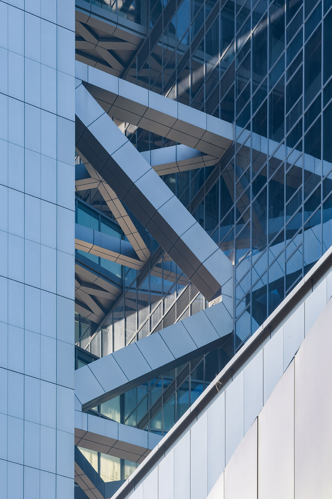 Morphosis' Shenzhen skyscraper sets world record with