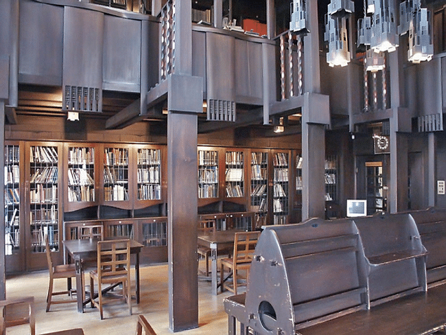 'It's believed the Mackintosh library has been lost in the fire.' - @_AndyYoung