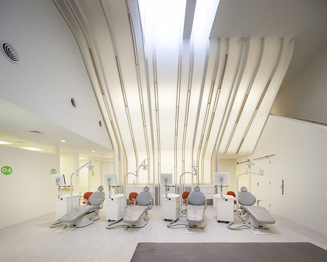 Lightwell - Greater Boston Orthodontics in Waltham, MA by Merge Architects; Photo: John Horner 