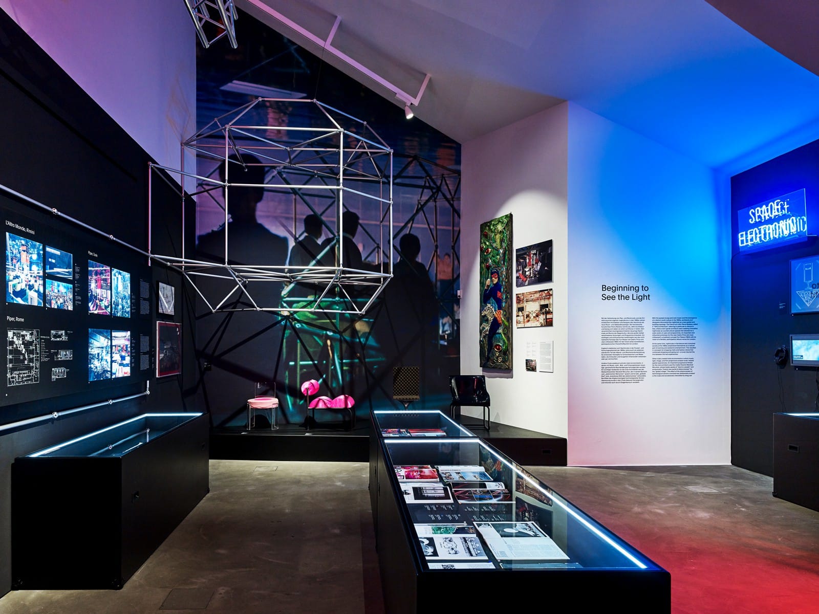 From the '60s to today, the “Night Fever” exhibition chronicles