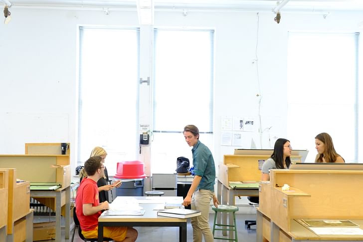Students at work in studios, Richardson Memorial Hall. Image courtesy of Tulane School of Architecture.
