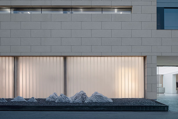 The Fusion of U-glass and Wall Stone，photo: Wu Qingshan