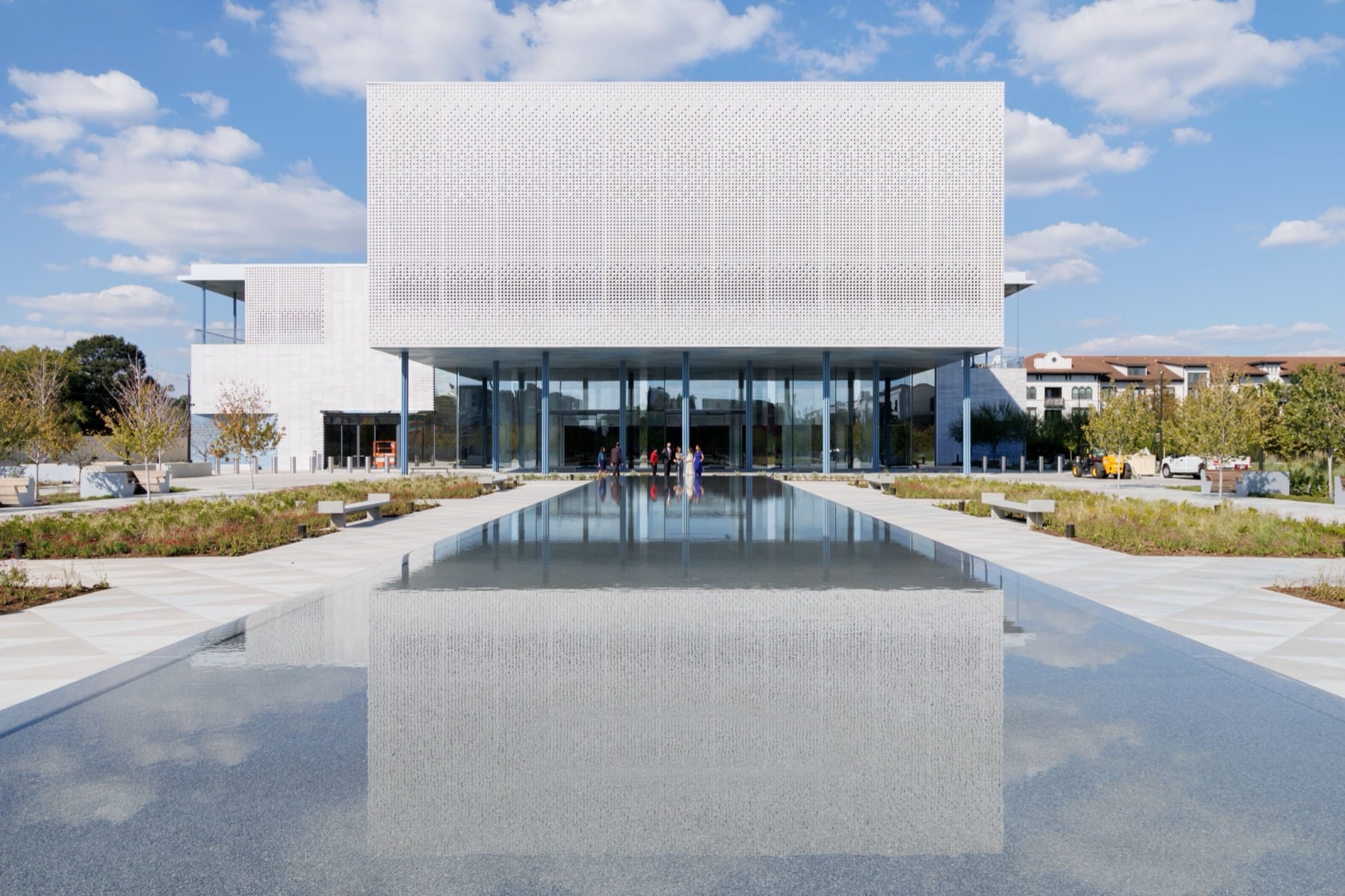 Farshid Moussavi completes Houston Ismaili Center inspired by Islamic ...