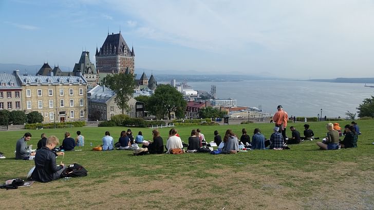 Sketching school in Quebec City. Photo by David Covo.