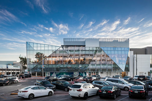 801 Lincoln Road - Shulman + Associates was the Design Architect; Wolfberg Alvarez was the Architect-of-Record.. Image © Emilio Collavino