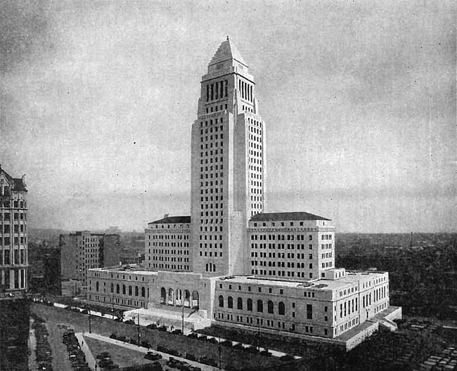 1931 photograph of then new City Hall with the now-demolished 10-story International Savings Bank to the immediate left