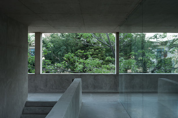 View from 3rd floor staircase to the courtyard © Chen Hao