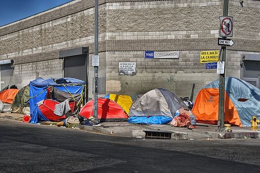 Makeshift shelters on Skid Row in Downtown Los Angeles. Photo: Russ Allison Loar/Wikipedia.