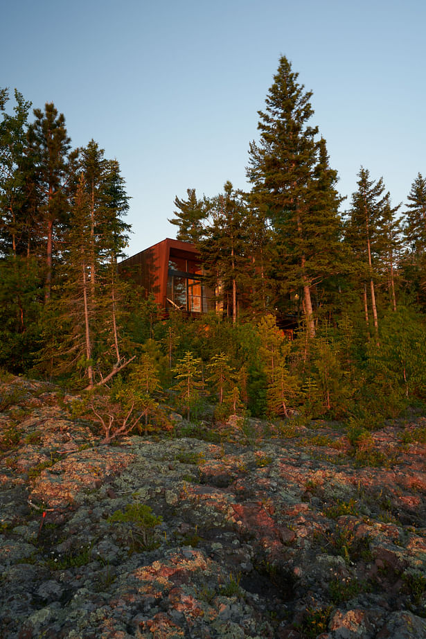 The house is surrounded by the natural beauty of the Upper Peninsula and Lake Superior. Photos by Kes Efstathiou