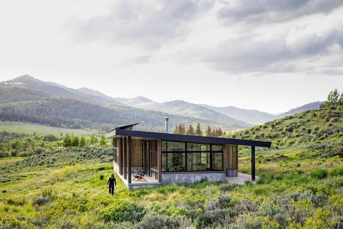 Logan Canyon Off-grid Cabin by CAST architecture