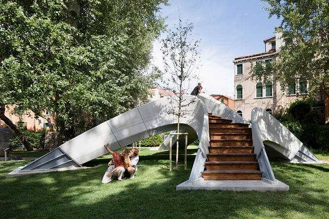 Striatus is the first 3D-printed footbridge built without any reinforcement. Photo: © naaro