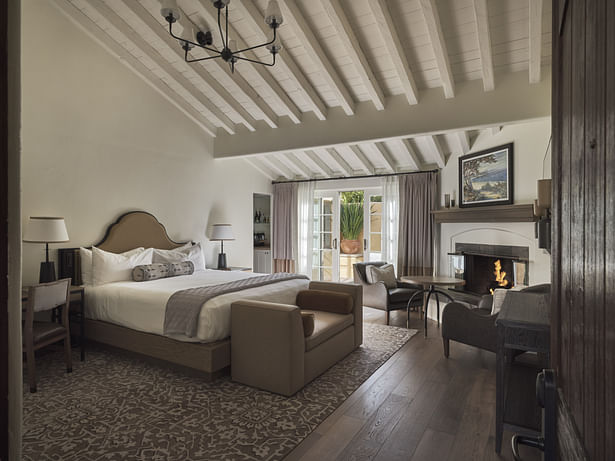 Guest rooms and suites are enveloped in a tapestry of earthy hues and natural textures. (photo by Matt Anderson)