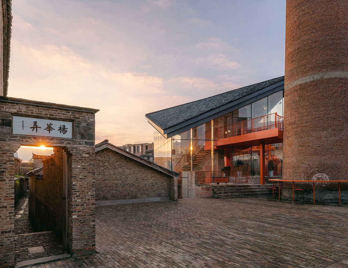 PAO and Liu Kecheng revitalize old porcelain factory in China with new ‘plugin’ architecture