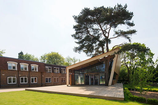 Amesbury School Visual Arts Building. Structural Designer: Webb Yates Engineers. Architect: tp bennett. Image courtesy of 2017 Structural Awards. Image courtesy of 2017 Structural Awards