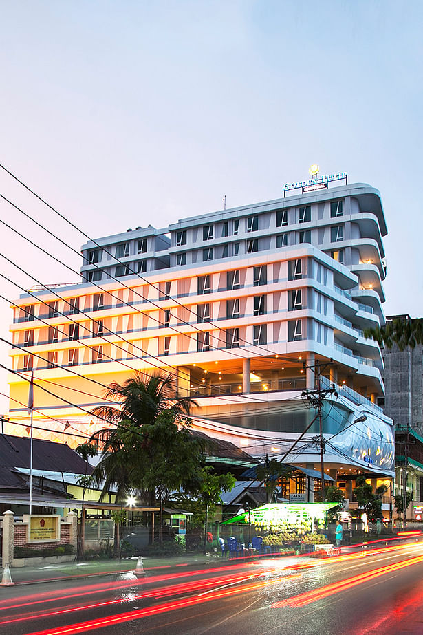 Golden Tulip Pontianak by PHL Architects