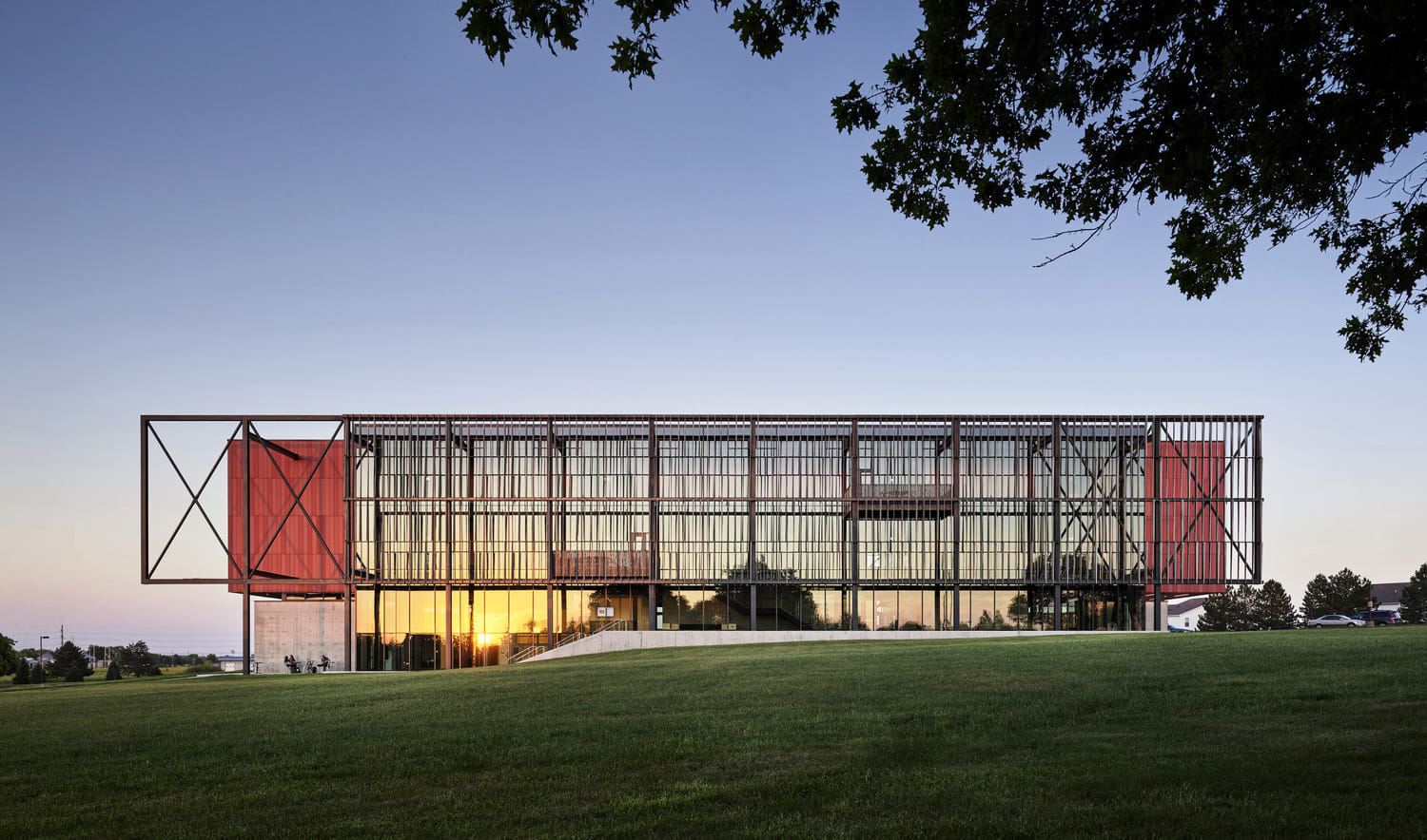 Lots of new featured architecture jobs at Multistudio, MHS Architecture, Farouki Farouki, and