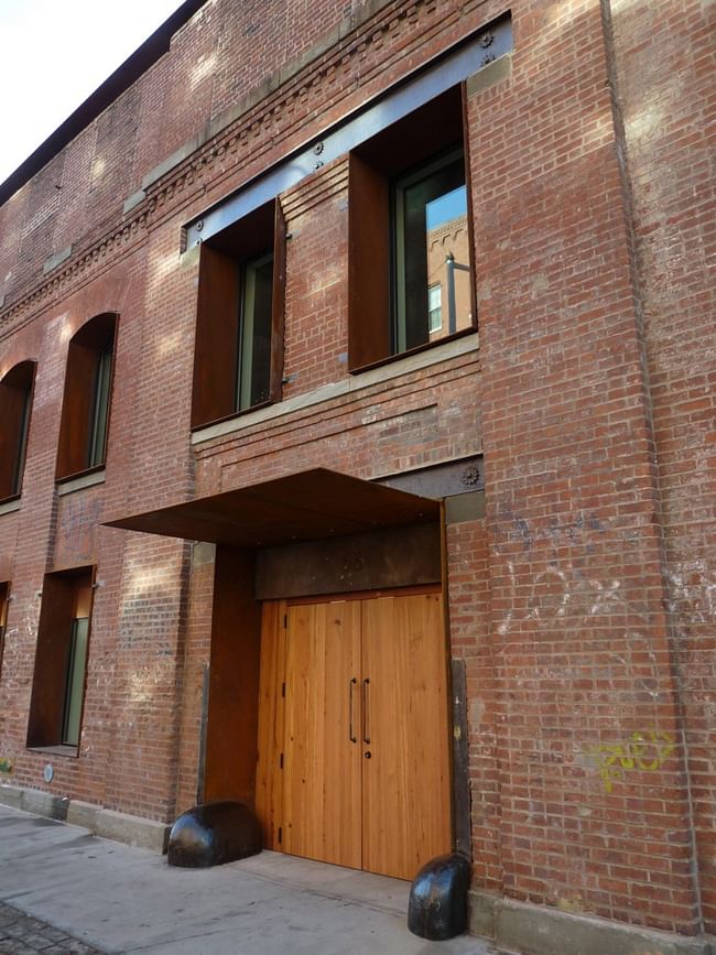 The Engelhardt Addition, Eberhard Faber Pencil Factory (close-up on Kent Street facade, entrance)