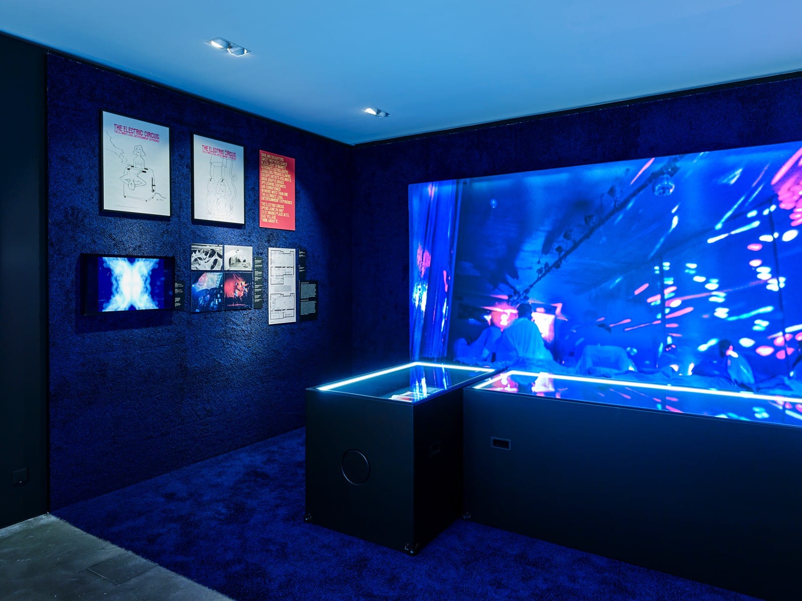 From the '60s to today, the “Night Fever” exhibition chronicles