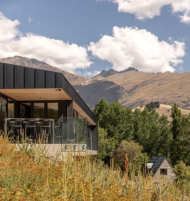 Lake Hayes Home, Queenstown, by Ben Hudson Architects - cantilevered terrace