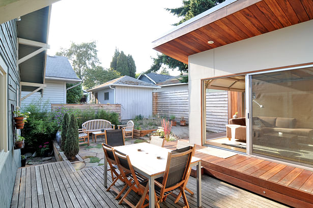 Seattle Backyard Office (Photo: Nataworry Photography)