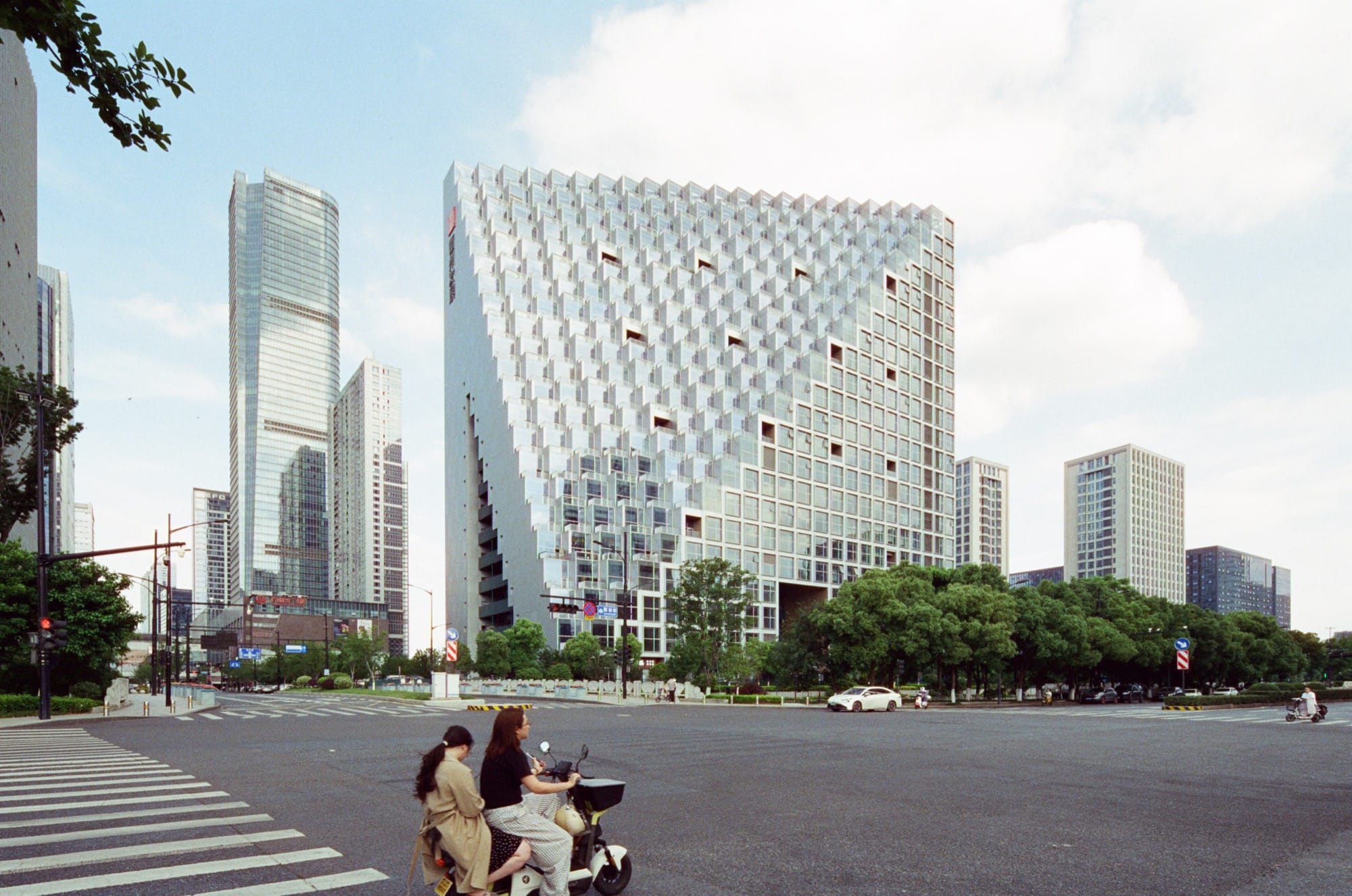 OMA completes pyramid-like development in Hangzhou | News | Archinect