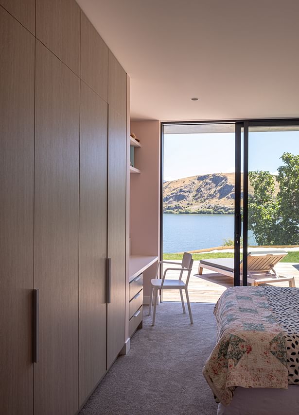 Lake Hayes Home, Queenstown, by Ben Hudson Architects - bedroom