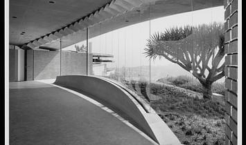 Happy Birthday John Lautner! To celebrate, here are 10 projects photographed by Julius Shulman