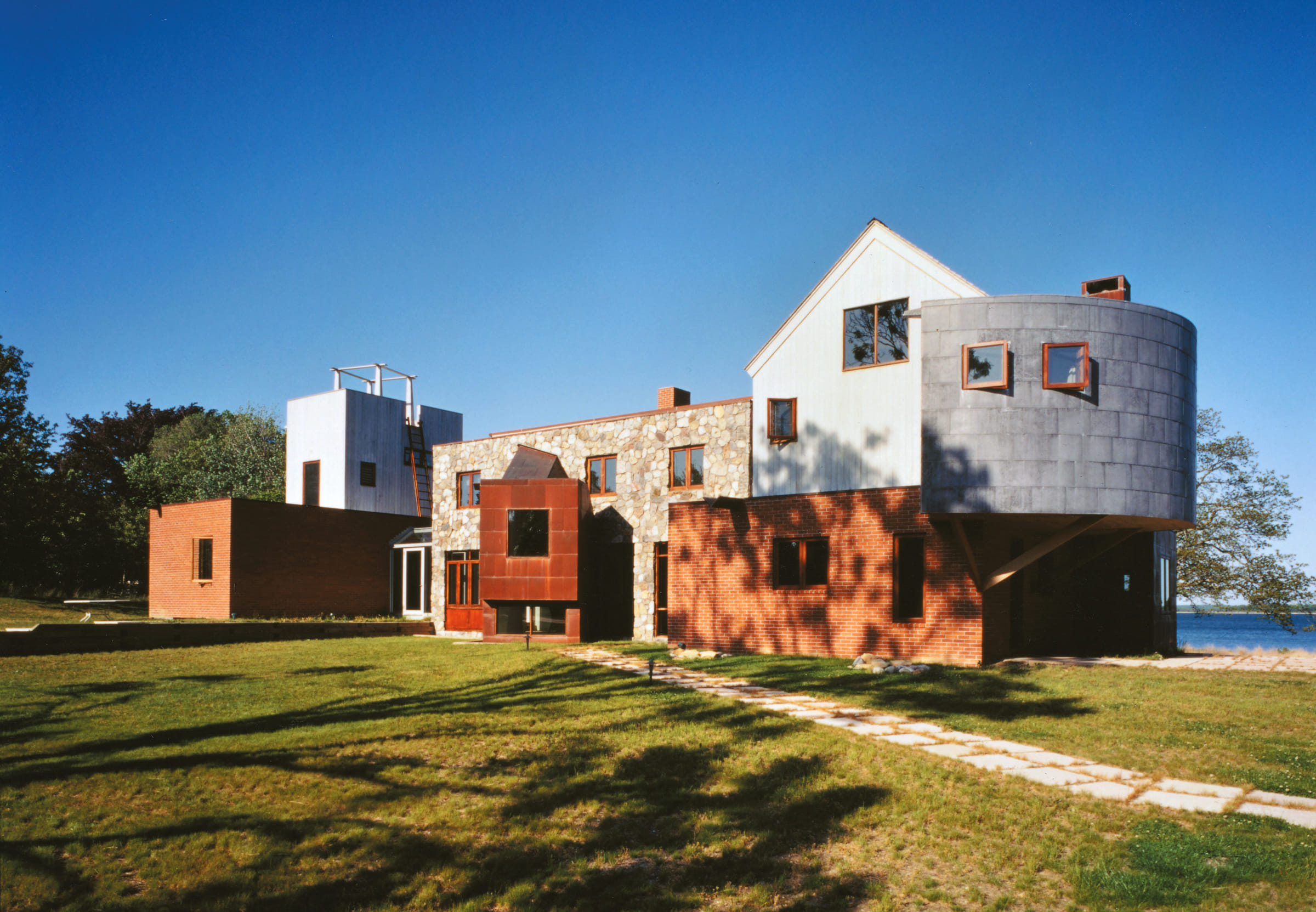 Looking for entrylevel and juniorlevel design positions? Check out