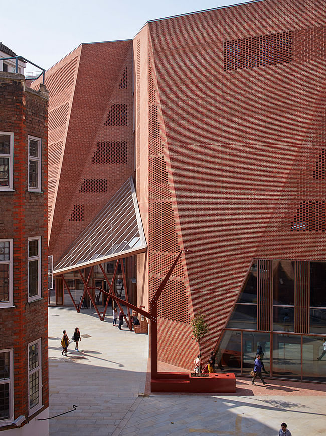 SAW SWEE HOCK STUDENT CENTRE, LONDON SCHOOL OF ECONOMICS - London, UK. Designed by O’Donnell + Tuomey. Photo courtesy of Designs of the Year 2015.
