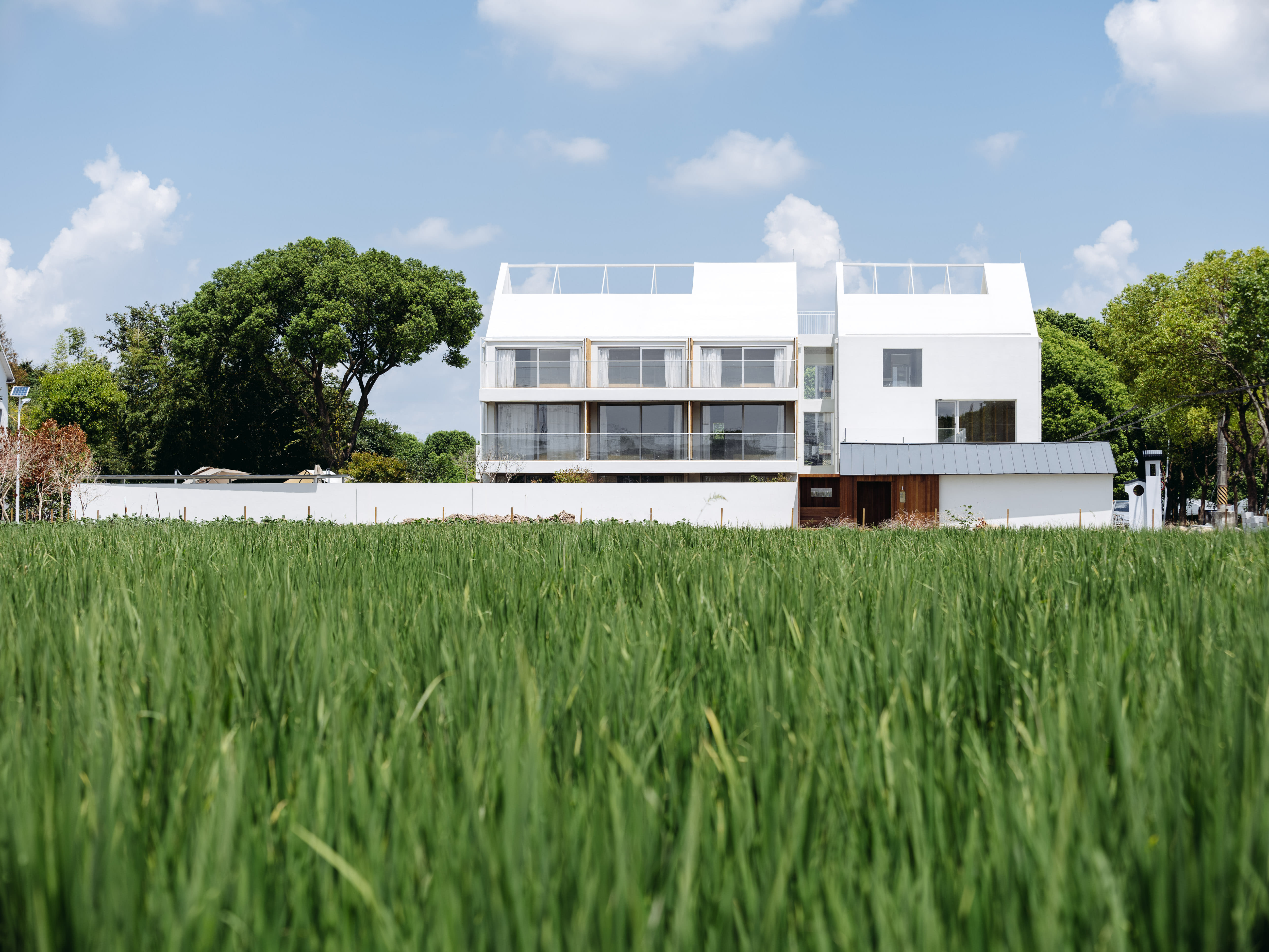 The Catcher: TEAM_BLDG Reimagines Two Old Houses into a Rice Field Sanctuary Near Shanghai