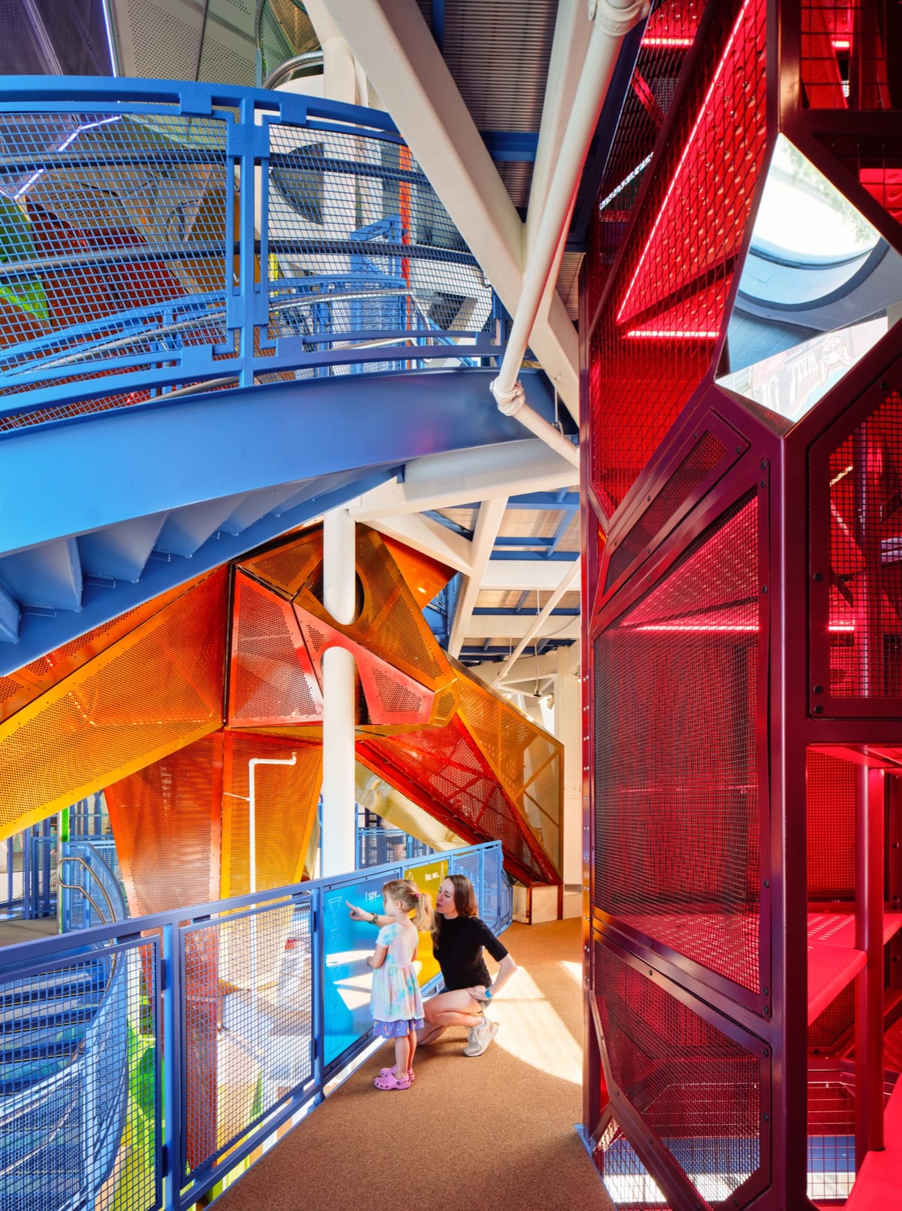 Sn hetta Completes El Paso Children s Museum With billowing Curves sn-hetta-completes-el-paso-children-s-museum-with-billowing-curves