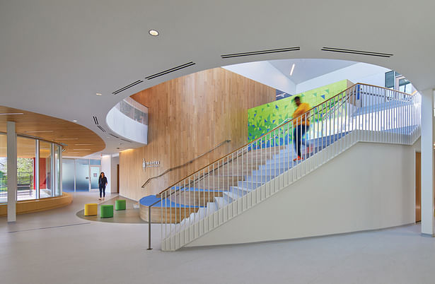 Sitting stairs, lobby. Copyright Hoachlander Davis Photography