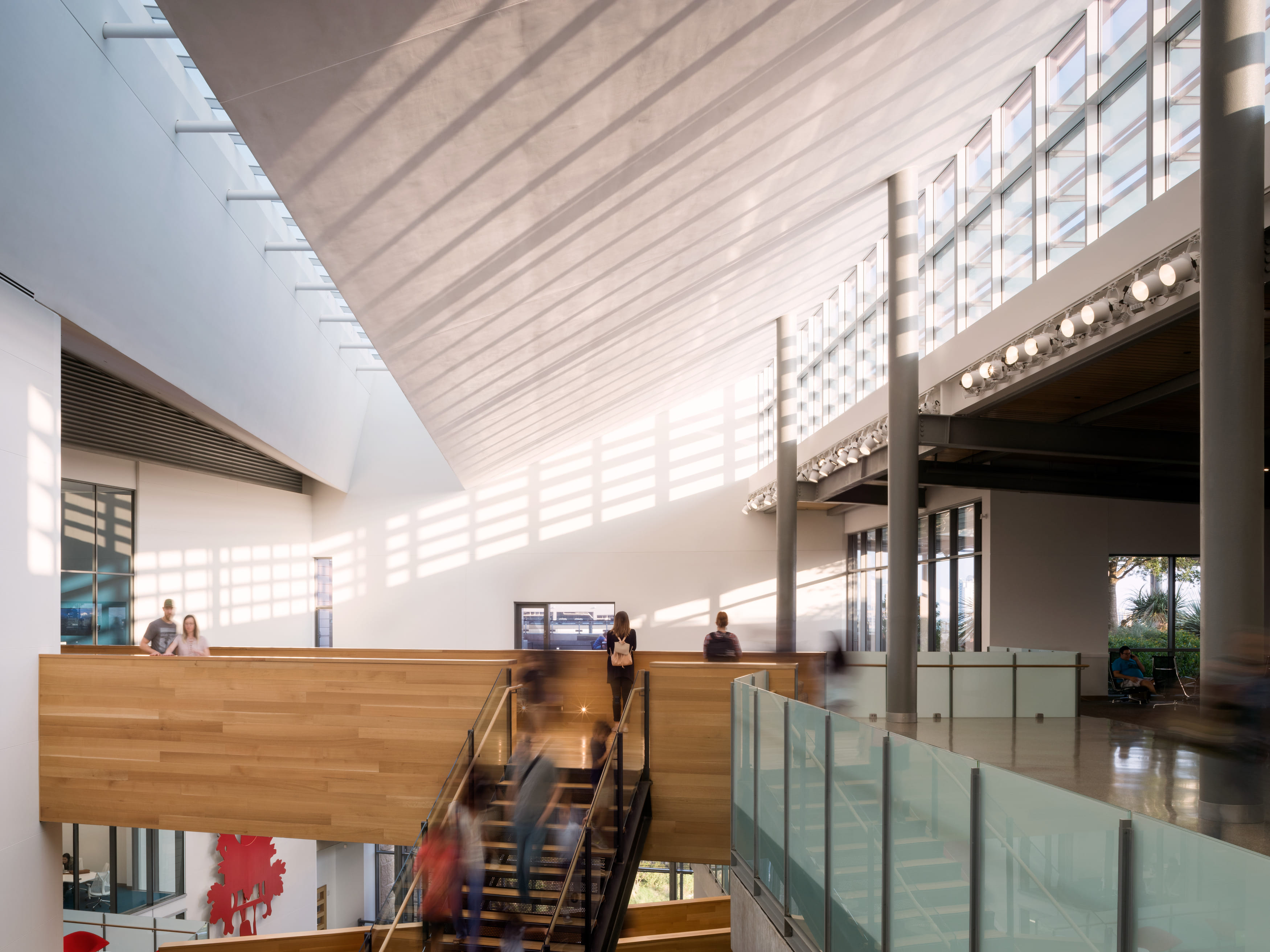 Porch, Atrium, Terrace: A Deeper Look At Lake | Flato's Austin