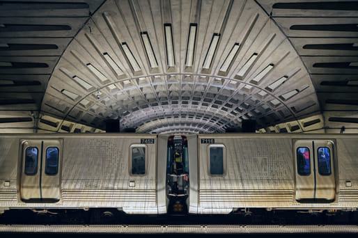 Выставка «Столица Brutalism» в Национальном строительном музее в Вашингтоне только что была продлена до 30 июня. Иллюстрированный: DC Metro. Изображение © Ty Cole, Grabyness of Национального музея здания.