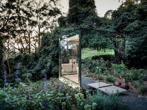 Kangaroo Valley Outhouse. Image © Robert Walsh/courtesy of Madeleine Blanchfield Architects