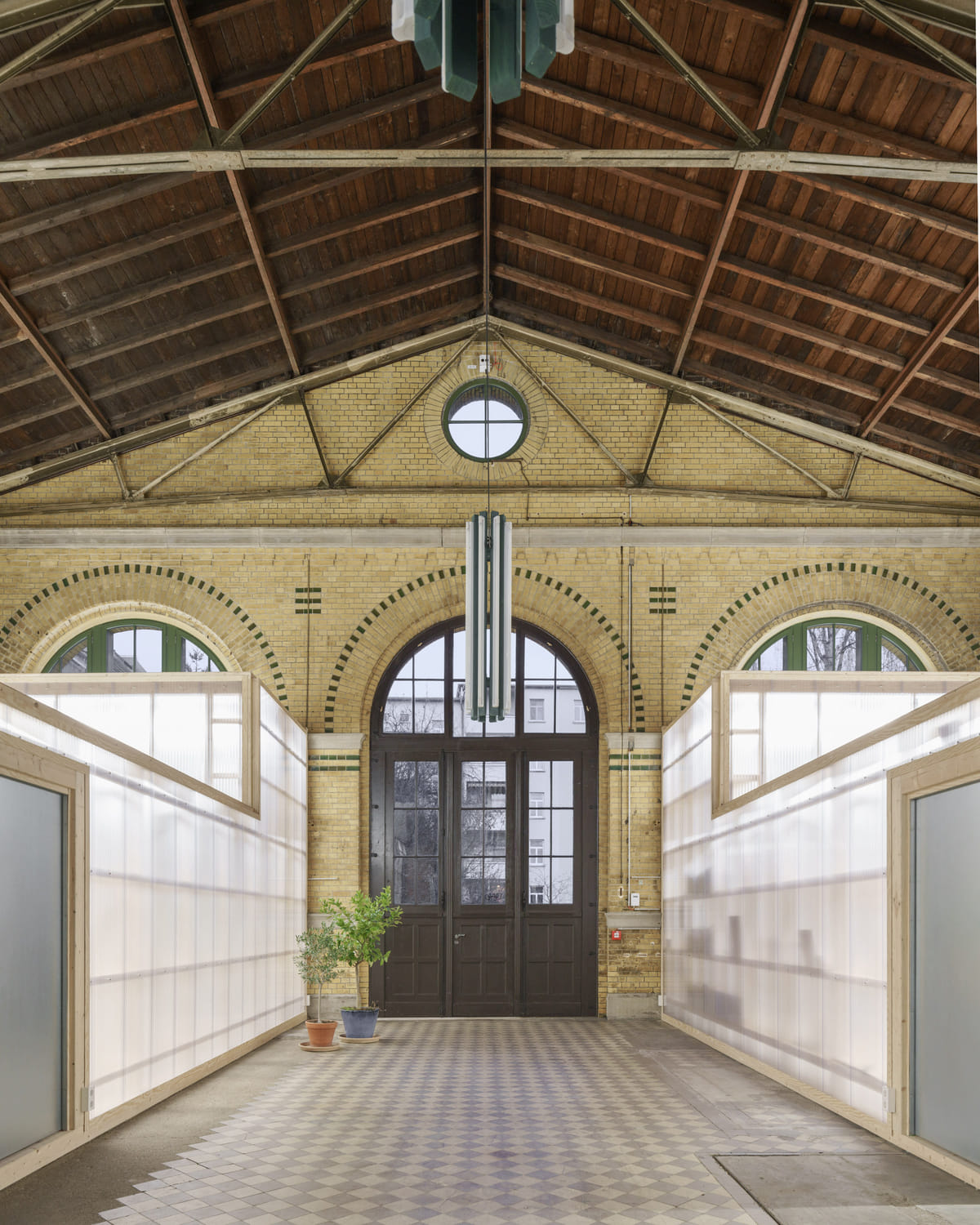 Maschinenhalle- Renovation of a listed machinery hall and convention ...