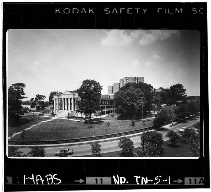 Old Knoxville City Hall, former home of the Tennessee School for the Deaf (Historic American Buildings Survey, HABS TN-5-1). Image from the Library of Congress 