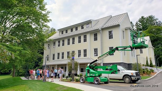https://www.iberkshires.com/story/60723/Williams-College-Opens-Energy-Efficient-Student-Housing.html