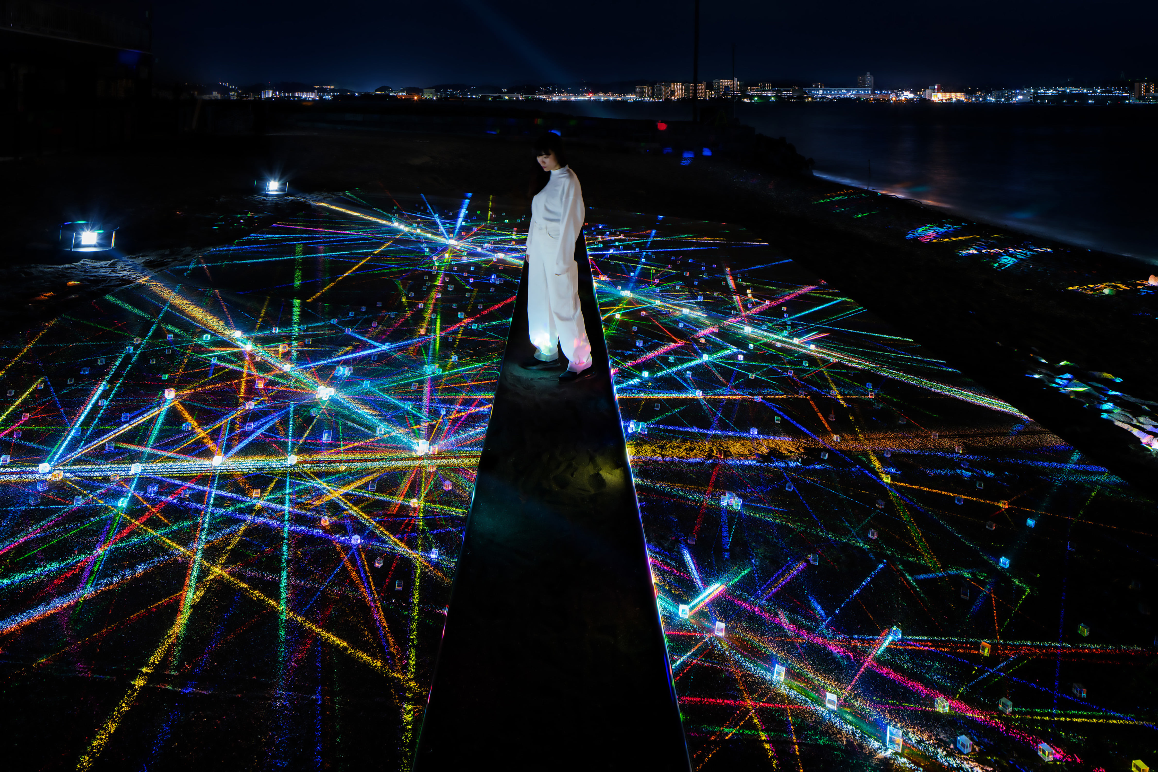 A closer look at HAKUTEN's light installation [Prism], an