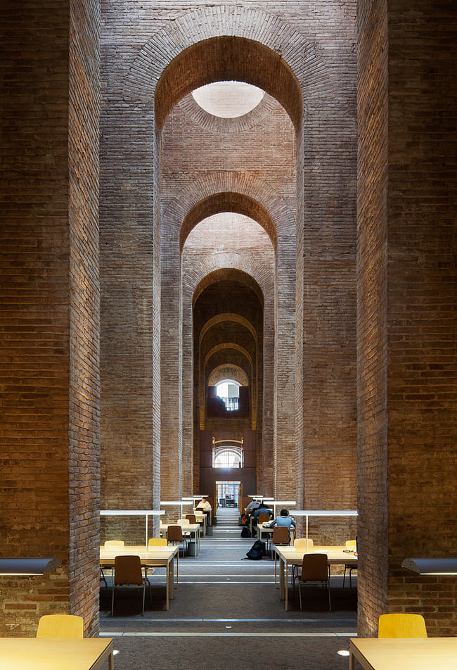 Library 'Diposit de les Aigües' by Clotet & Paricio Architects ; photo by Simón García