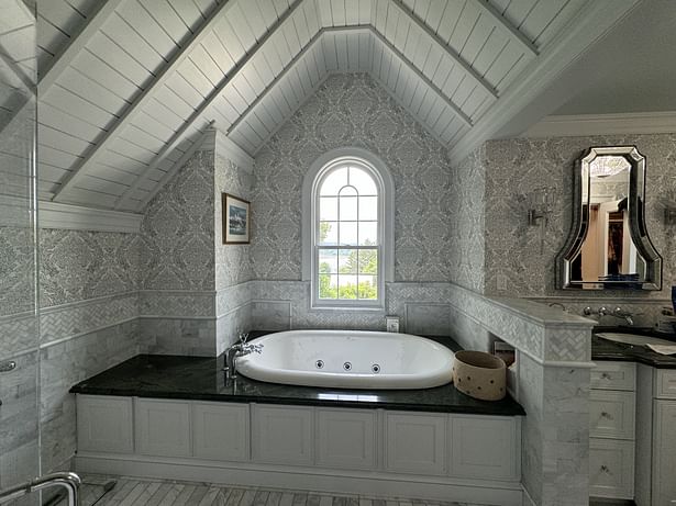 TUB ALCOVE