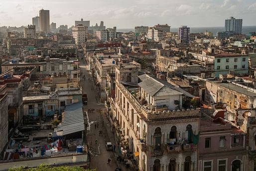 Sure, but look at the location! – Bird's-eye view of Central Havana, reporting some of the city's most appalling living conditions. (Photo by Hakai Magazine; image via hakaimagazine.com)
