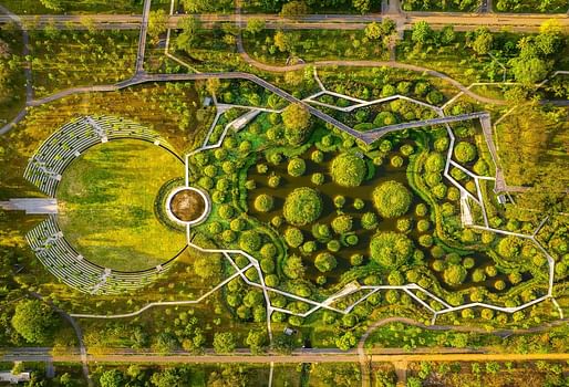 Benjakitti Forest Park by TURENSCAPE, Arsomsilp Community and Environmental Architect © Turenscape & Arsomsilp Community. Image courtesy of WAF.